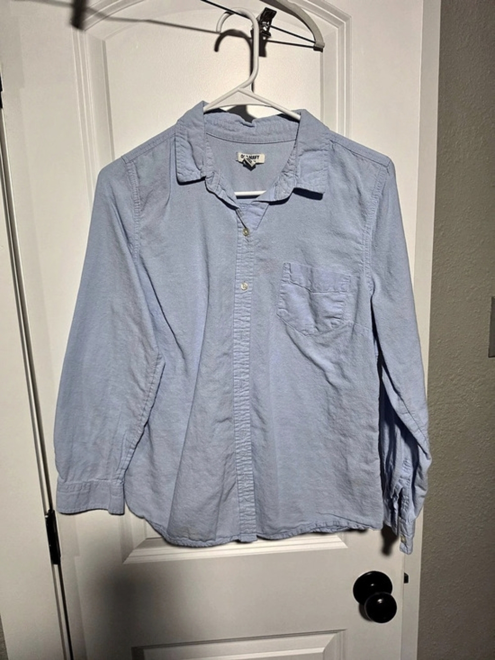 Old Navy Long Sleeve Button Down in Blue Size Medium